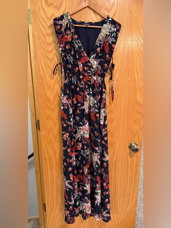 Lulus Dresses & Skirts - Lulu's Navy and floral dress